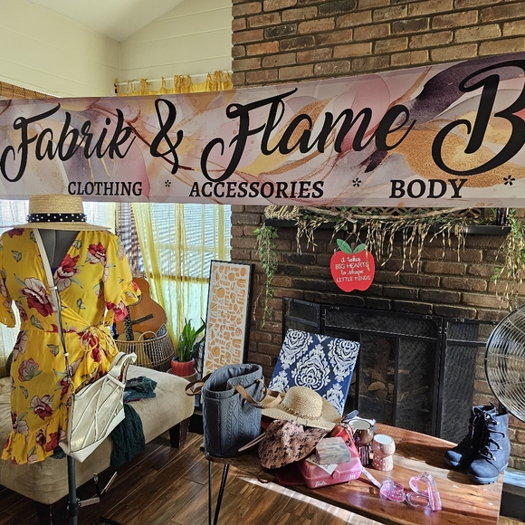 💗I'm Lucy, your Boutique Posher! 💗 - Picture 9 of 12